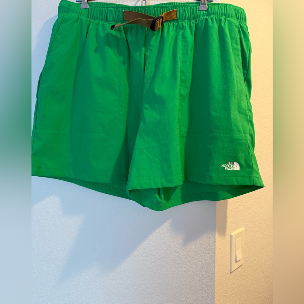 The North Face Women's XL Class V
Pathfinder Belted Shorts - Picture 2 of 5